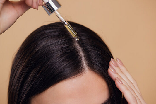 How Hair Growth Serum Helps Grow Your Hair: Exploring the Benefits and Choosing the Right Serum