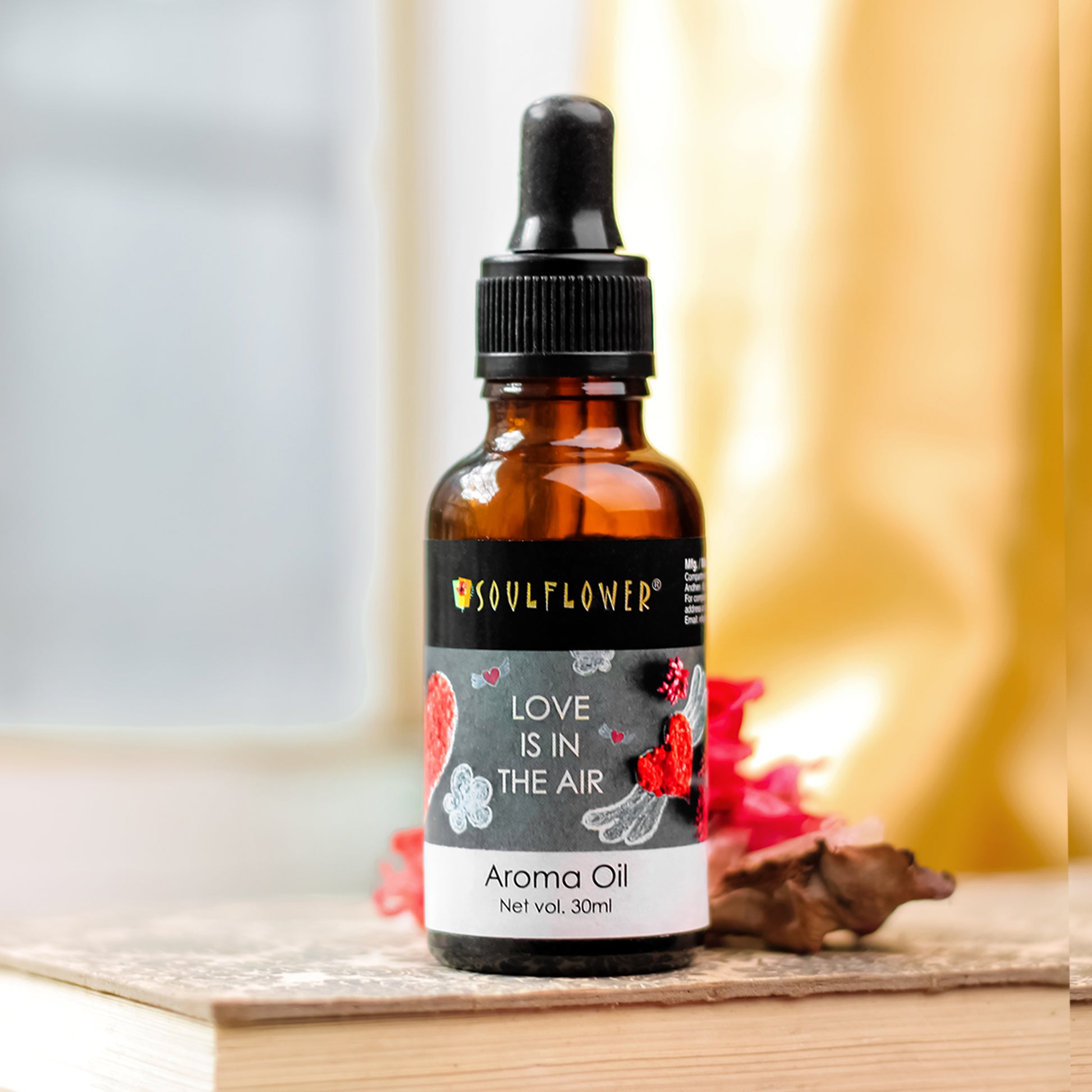 Love is in the Air aroma oil for a romantic fragrance experience