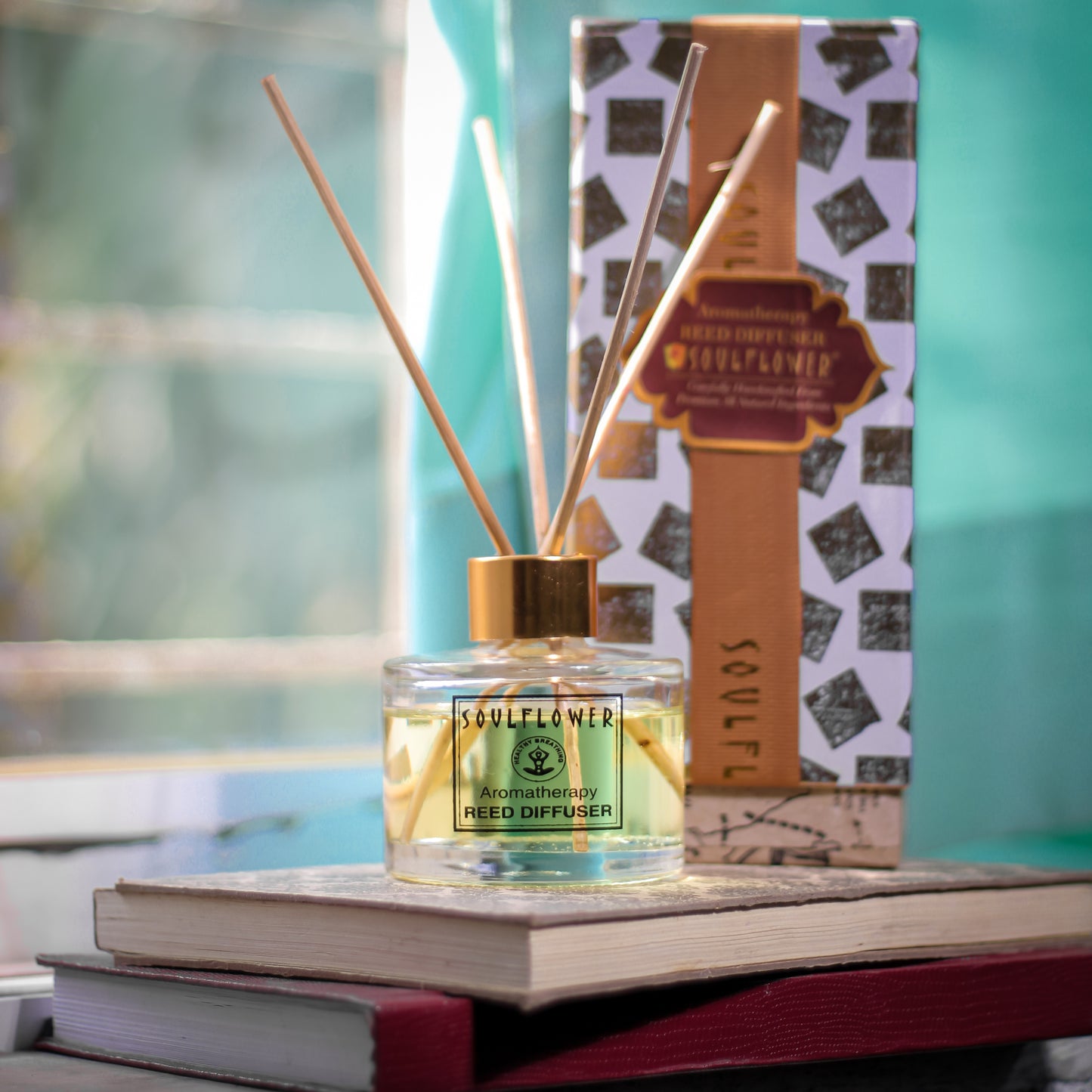 White Oudh Aroma Reed Diffuser